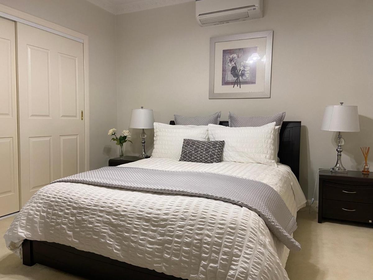 Cosy Private Room Easy Access To City & Airport Melbourne Bagian luar foto