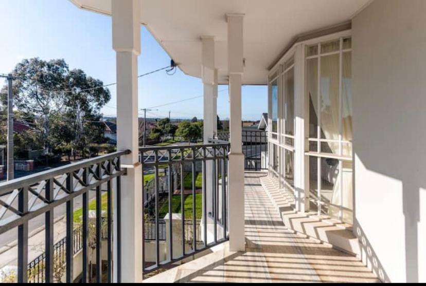 Cosy Private Room Easy Access To City & Airport Melbourne Bagian luar foto