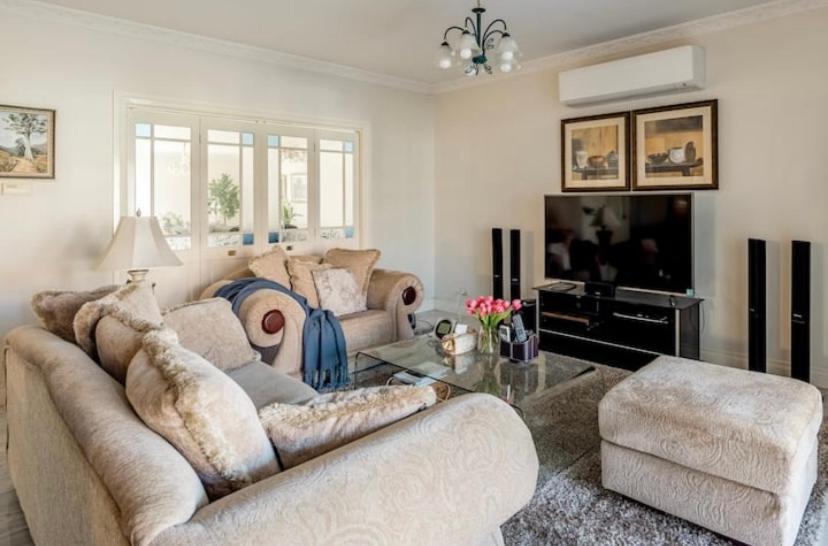 Cosy Private Room Easy Access To City & Airport Melbourne Bagian luar foto